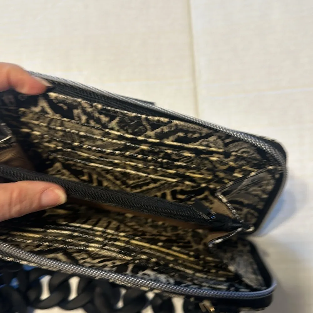 Wallet style purse with removable handle excellent condition - Image 6