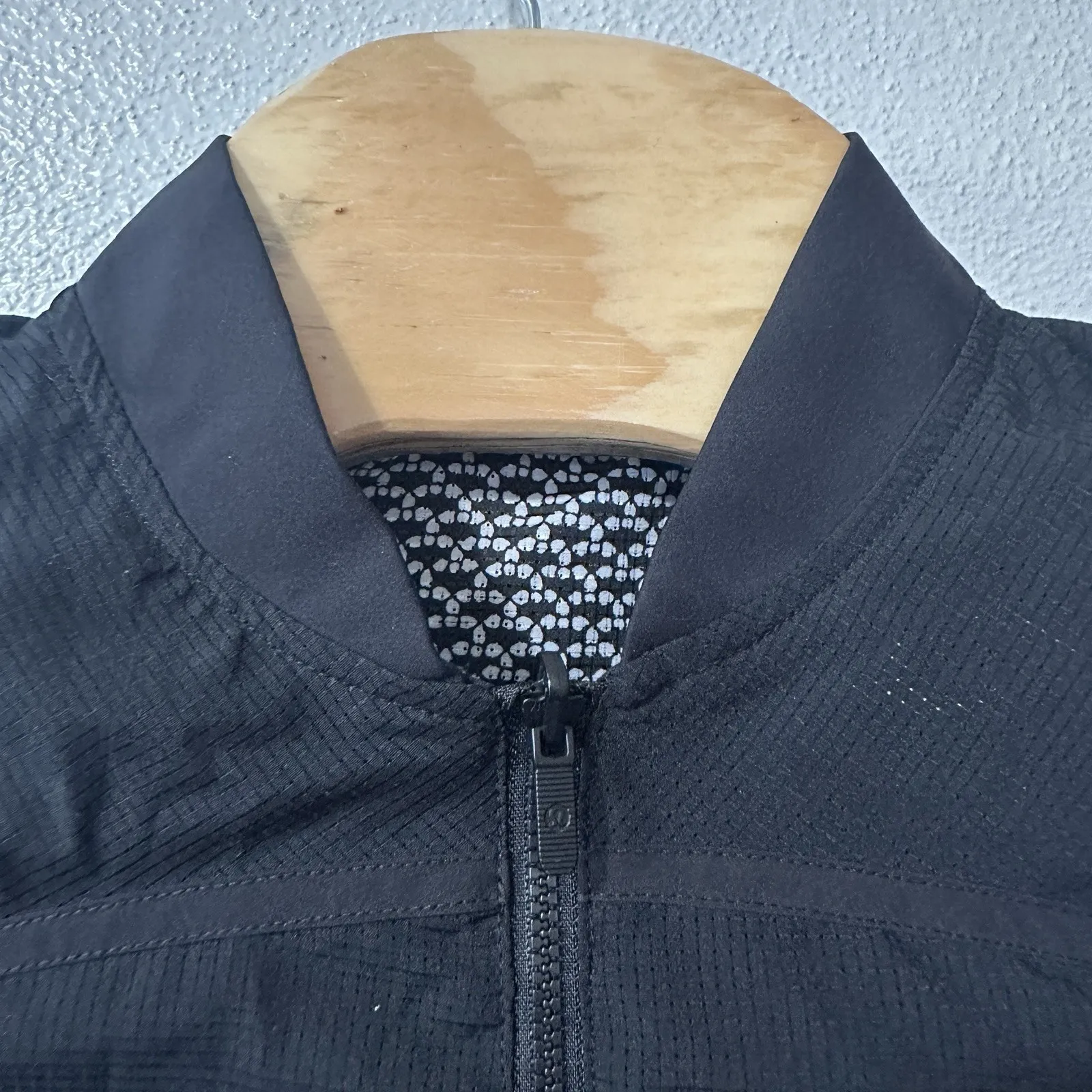 Lululemon Reversible Bomb Around Jacket in Monochromic Black Women's‎ Size 8 - Image 2