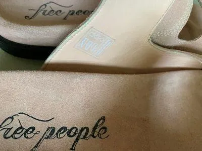 NWOB  Rooney Boho Pink Suede Footbed Sandals - Image 9