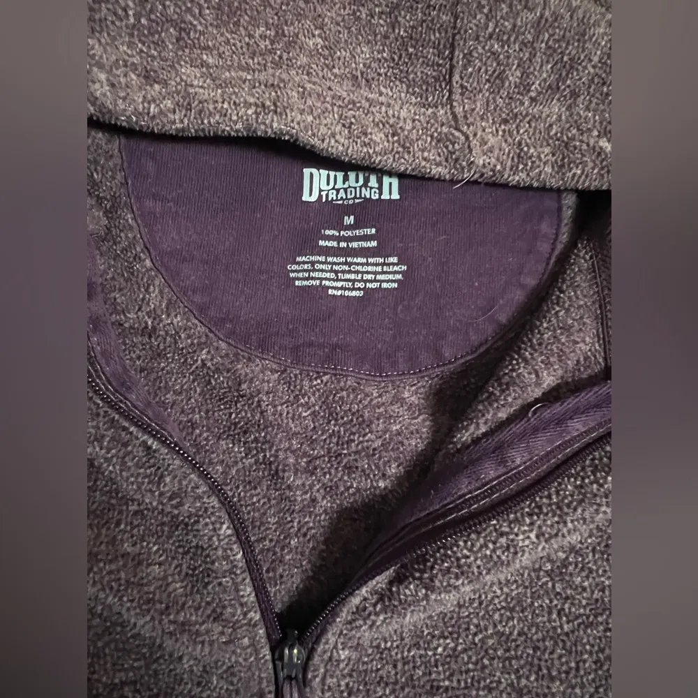 Duluth Trading Co Vest Women's Medium Purple Full Zip Fleece Hooded Pockets - Image 3