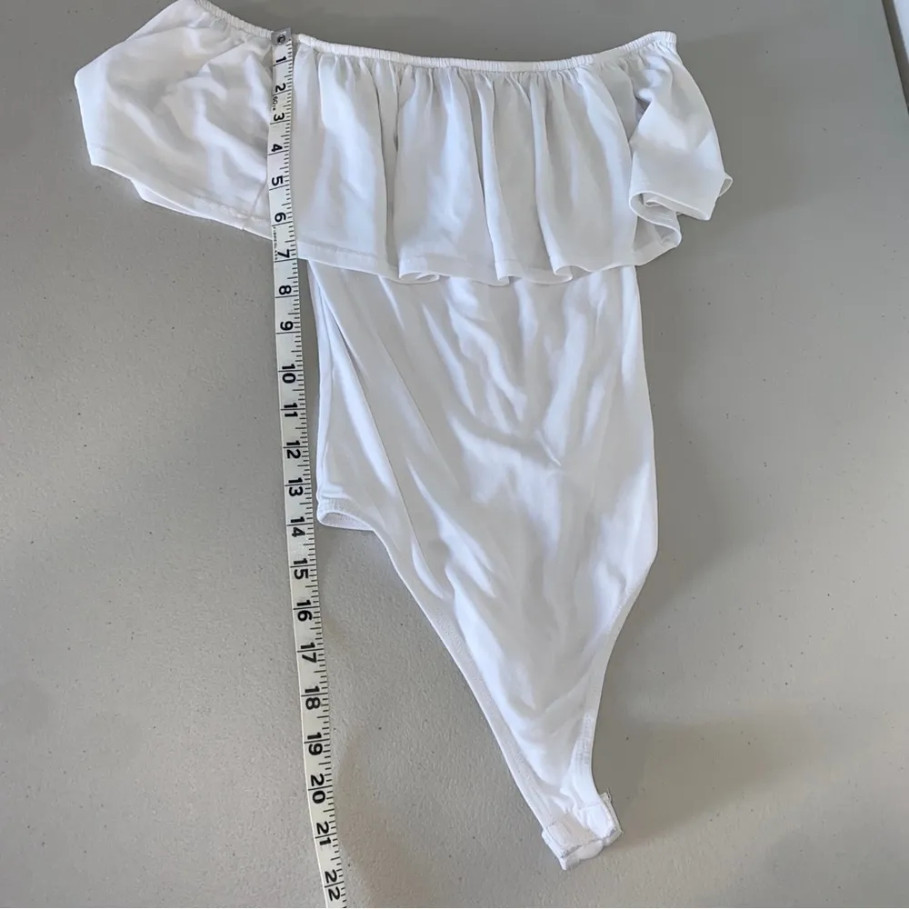 Veronica M White Ruffle Off-the-Shoulder Flounce Romantic Bodysuit Size XS - Image 6