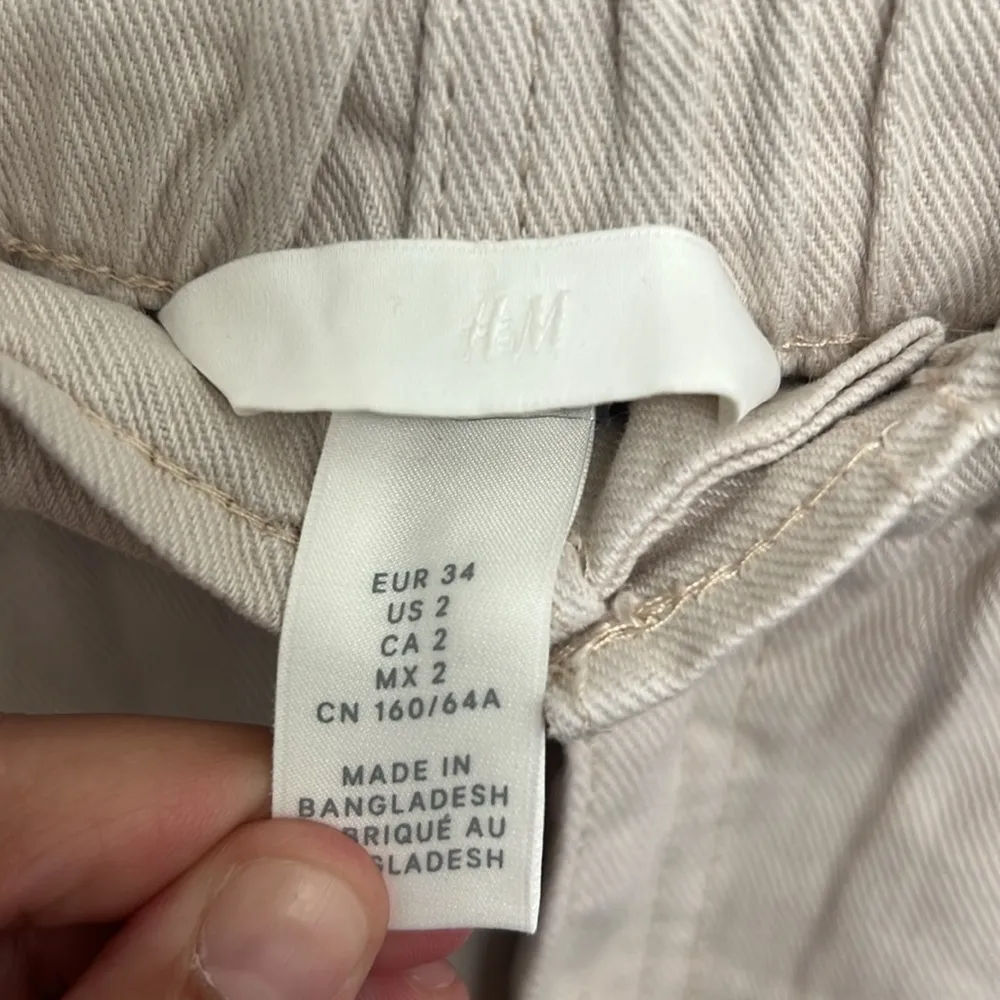 high waisted cream pants size 2 - Image 4