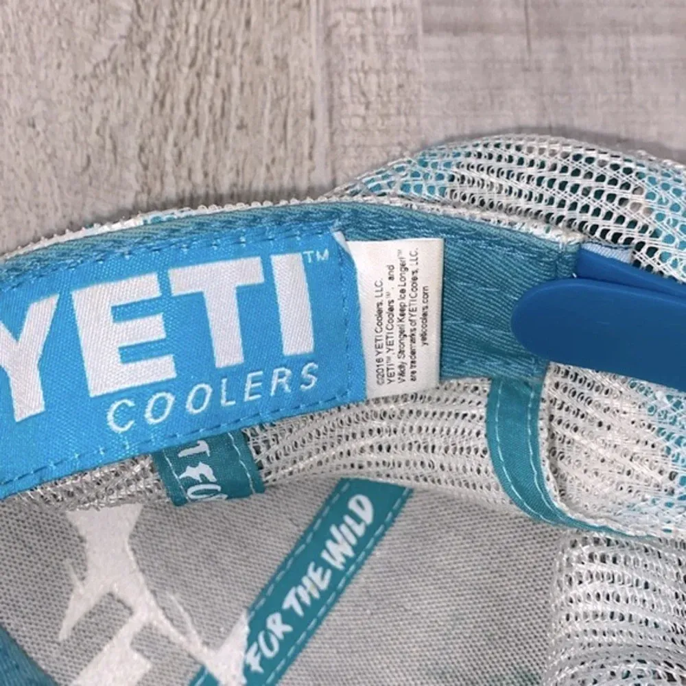 Yeti  baseball cap turquoise & white SnapBack mesh - Image 5