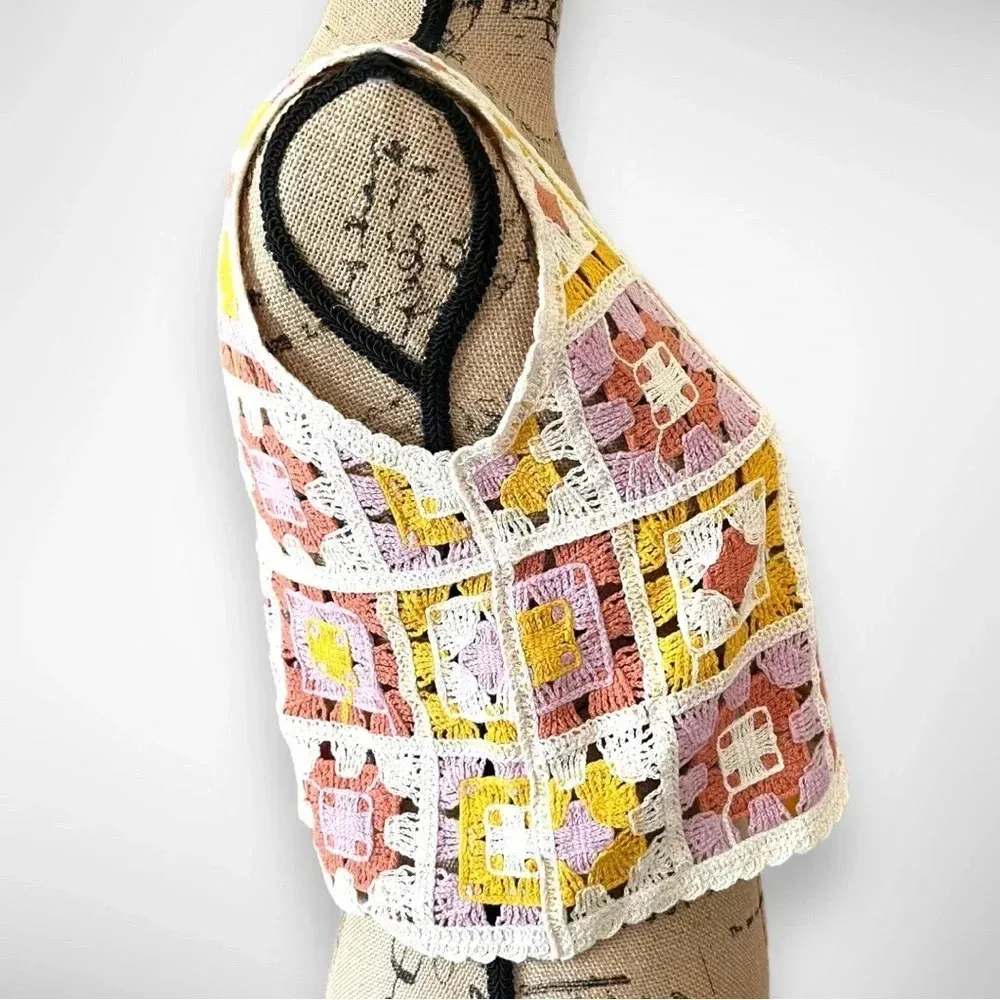 KIRIOUS LOS ANGELES Boho Crochet Granny Square Cropped Top Small | EUC - Image 5