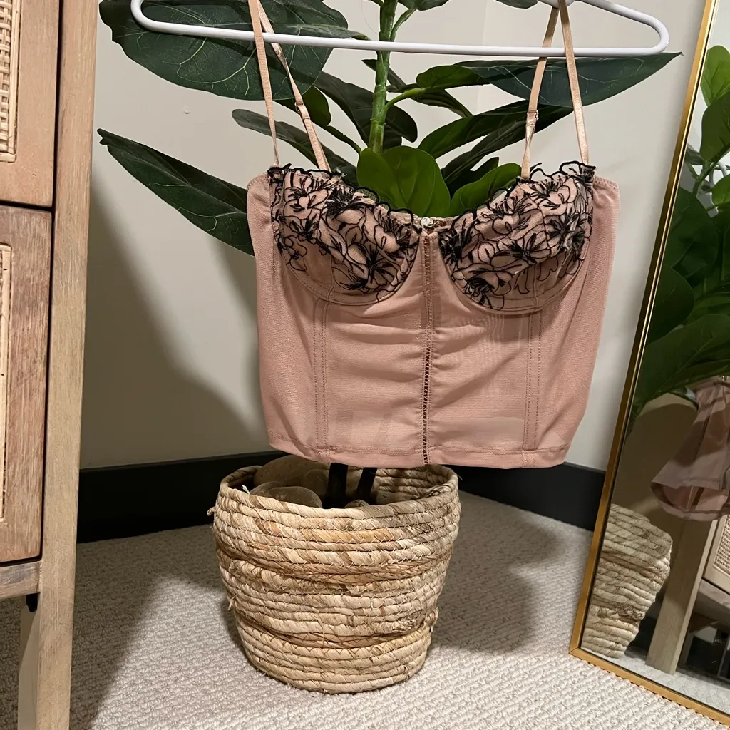 White Fox Boutique Lace Corset Top - Image 3