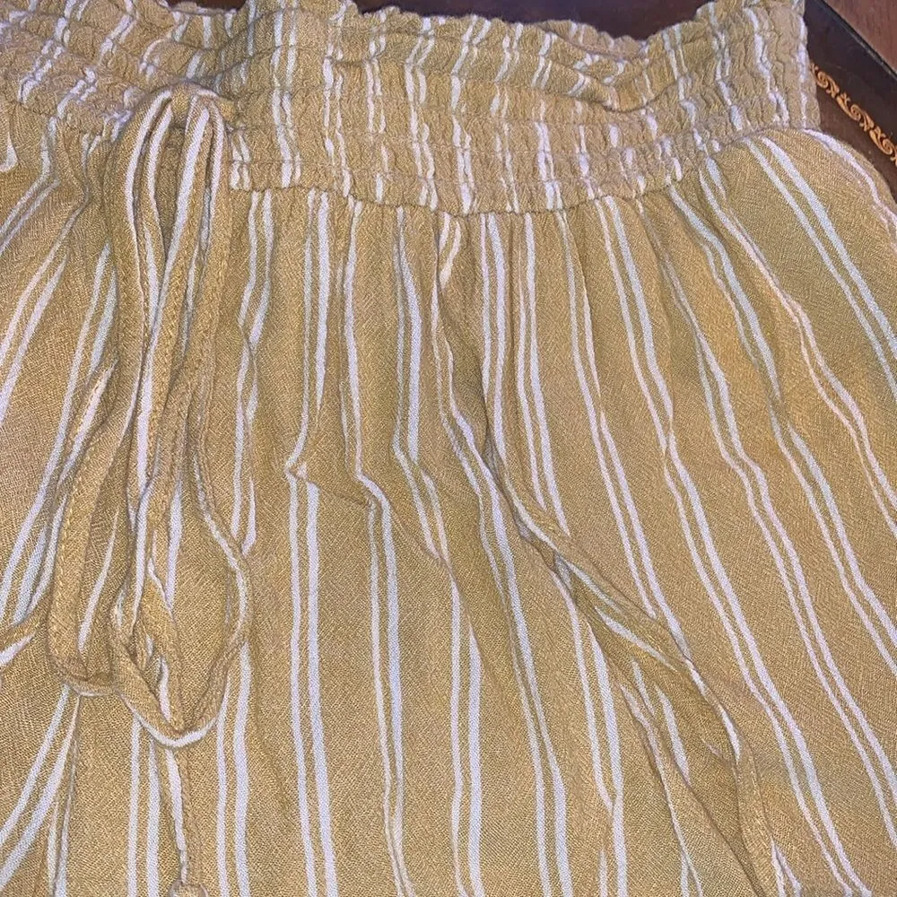 American Eagle Yellow Striped Flowy Shorts S - Image 2