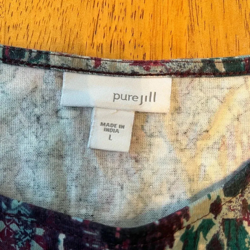 Pure Jill long sleeved shirt tail tee, size large. - Image 2