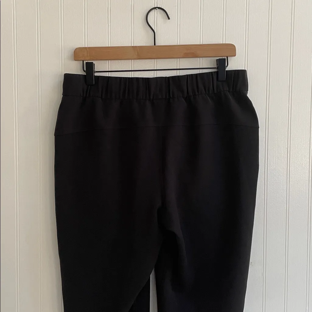 LULULEMON On The Fly Jogger in Black Size 8 - Image 9