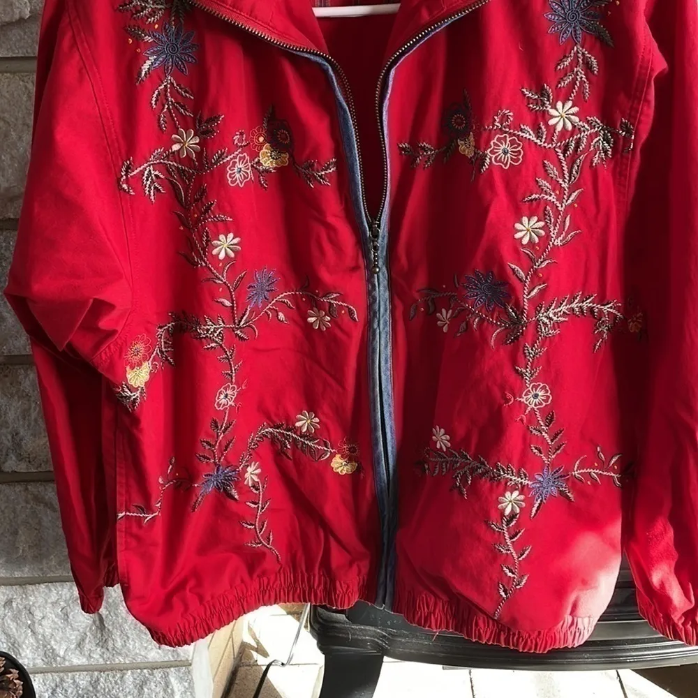 Koret City Blues flora embroidered jacket red sz small - Image 4