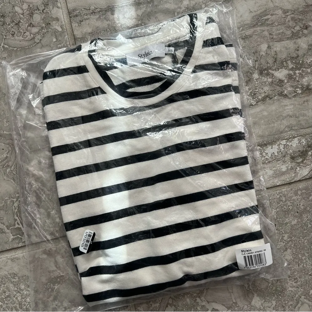 Stylein Top Canvey Stripe Black & White Size XS, New w/Tag in Original packaging - Image 6