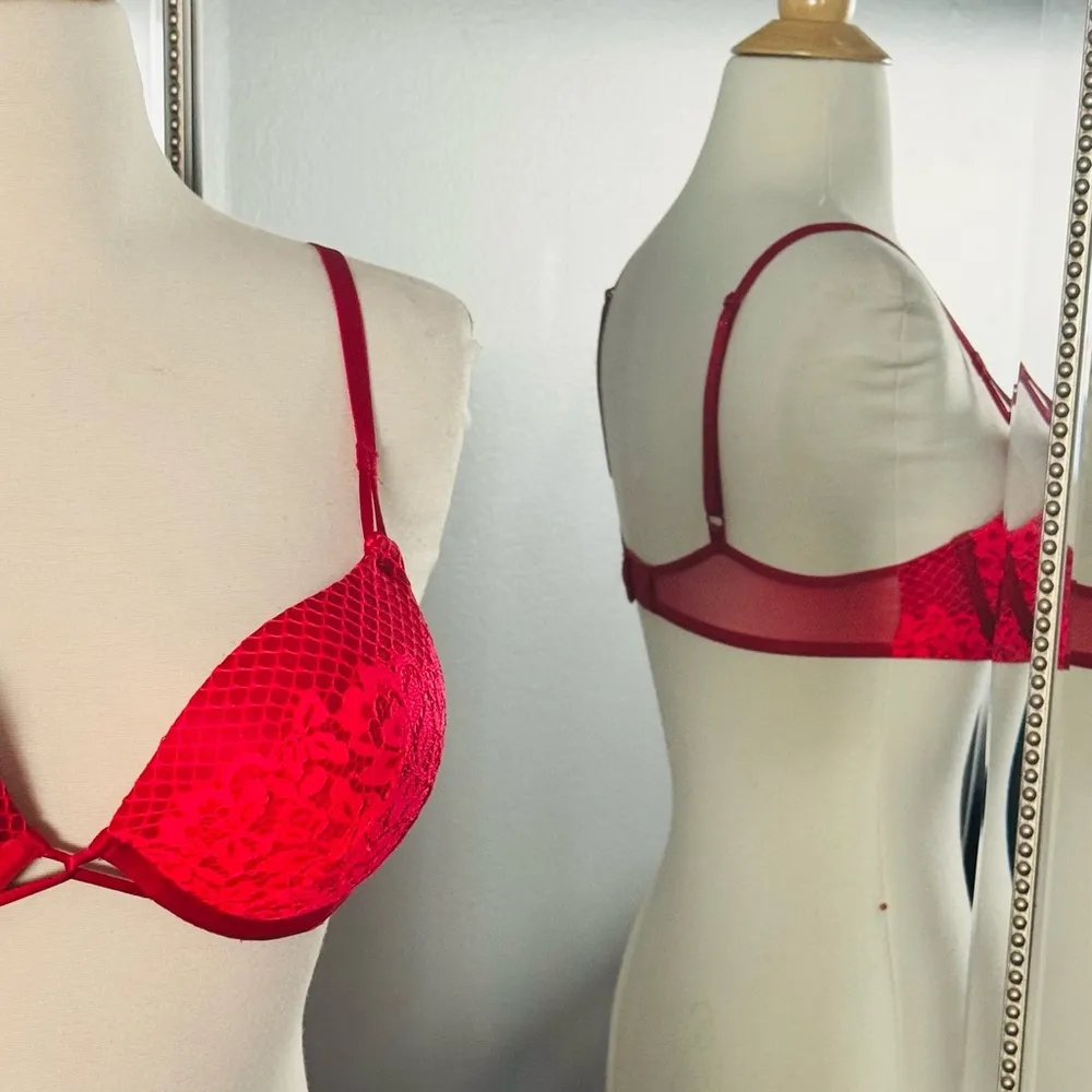 Victoria’s Secret Red Lace Bombshell Plunge Push-up Bra - Image 8
