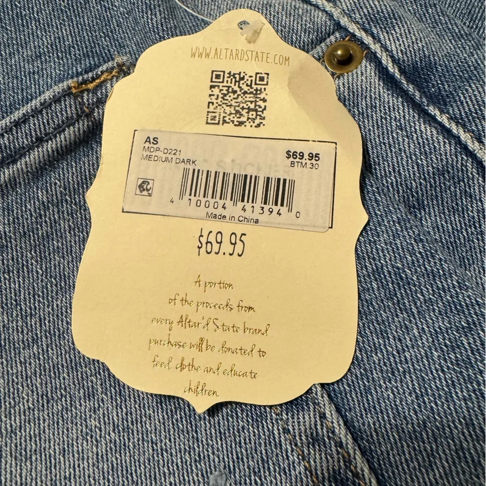 Altar'd State Relaxed Blue Jeans with Distressed Details - Image 4