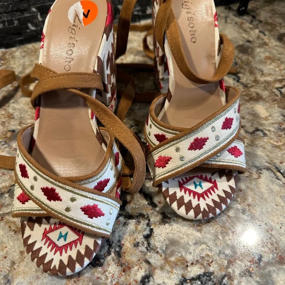 Zigi Soho Vierra Heels Sandals Aztec Embroidered size 7 New STRAPPY ANKLE - Image 4