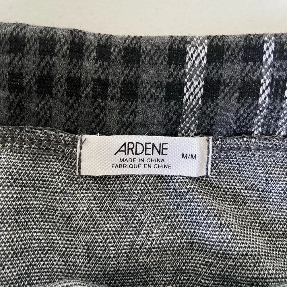 NWT | Ardene women’s‎ plaid zip up miniskirt — medium Black - Image 6