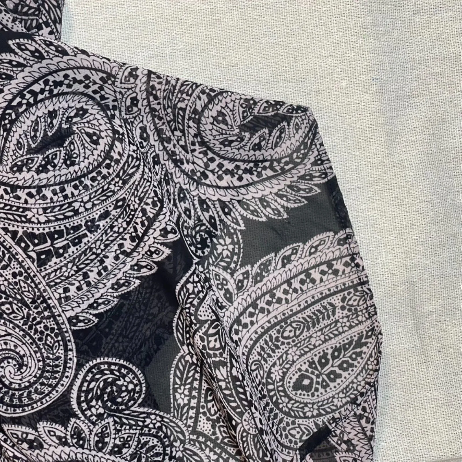 Dressbarn | Paisley Sleeveless Blouse Black and Purple | Large - Image 5