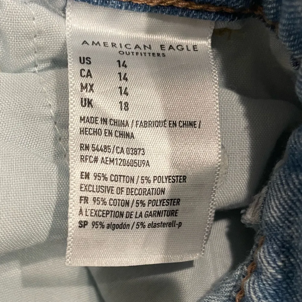 American Eagle Pleated Mom Short Jean Shirts with Cuff Hem - Image 8