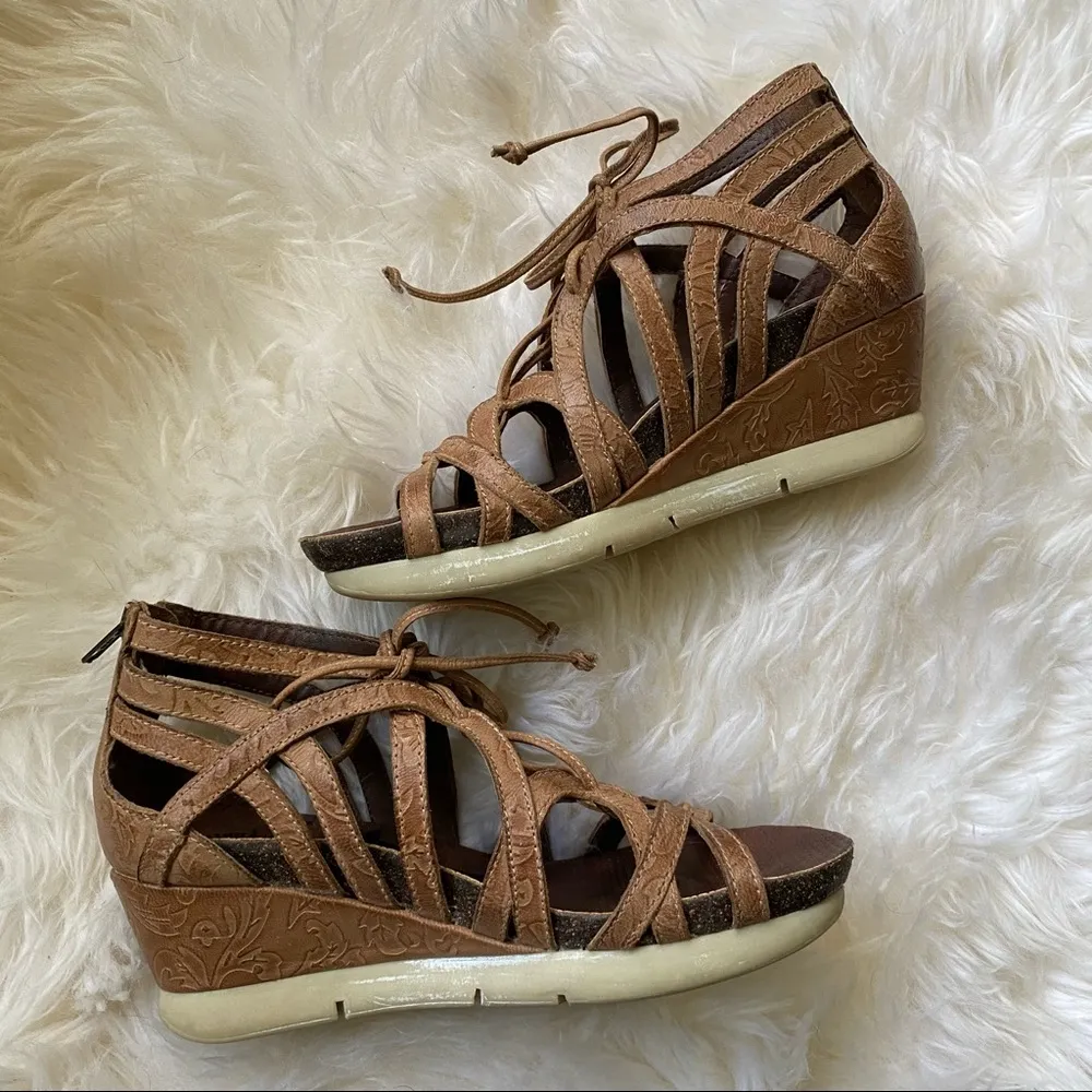 OTBT Nomadic Tooled Leather Wedge Lace Up Gladiator Sandals Zip Sz 6.5 Tan/brown - Image 4