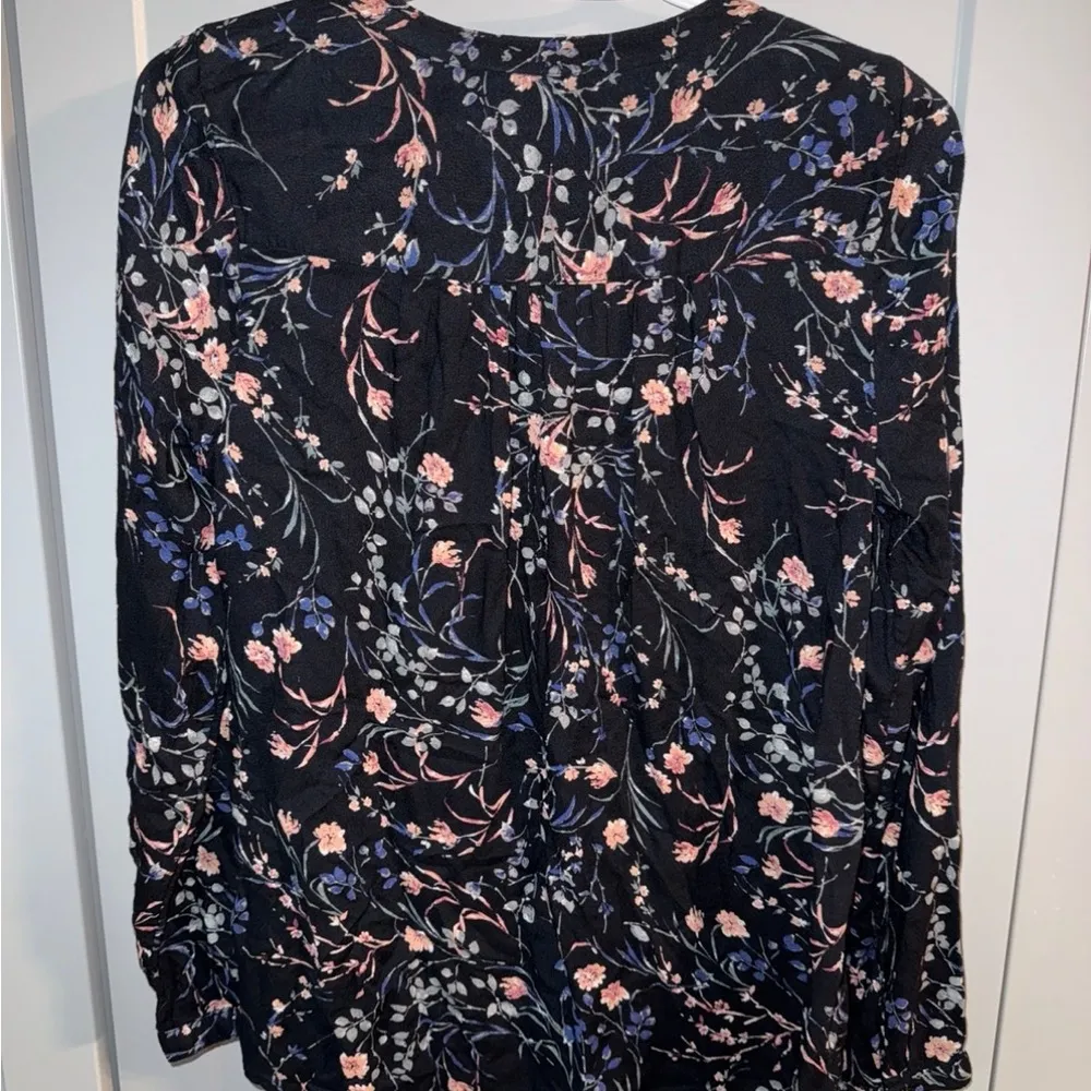 Lucky Brand Blouse Womens S Black Viscose Floral V Neck Long Sleeve Pullover Top - Image 4