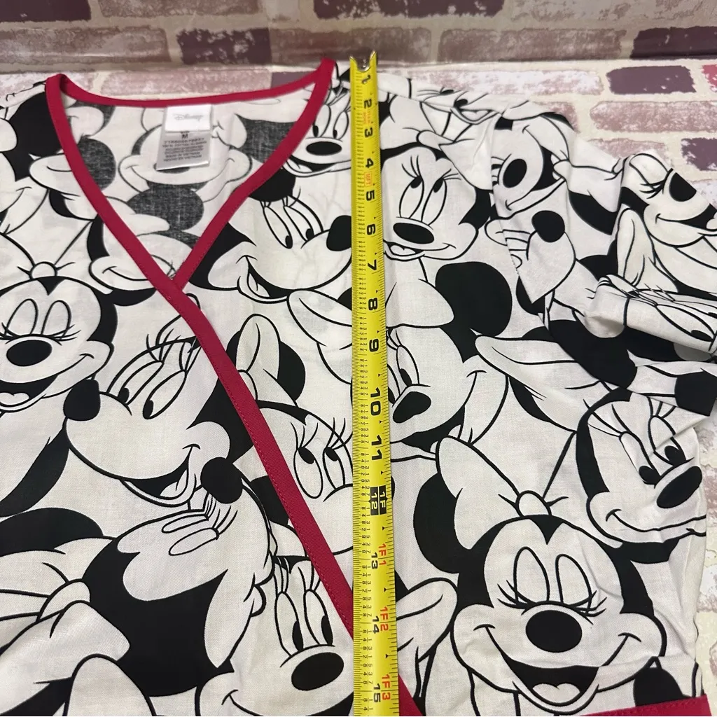 Disney Black and White Scrub  Blouse with Tie Front size M - Image 11