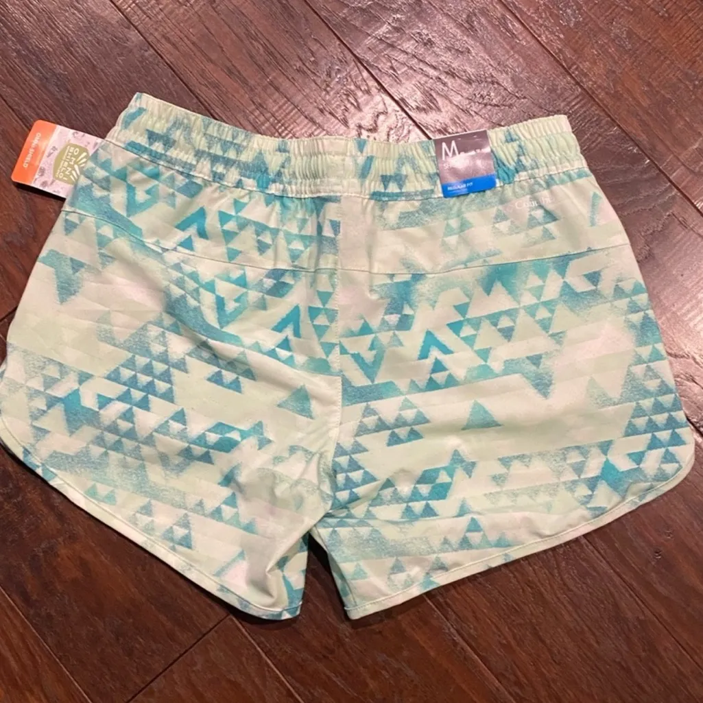 Columbia Women's Omni Shield Regular Fit Shorts - Image 8