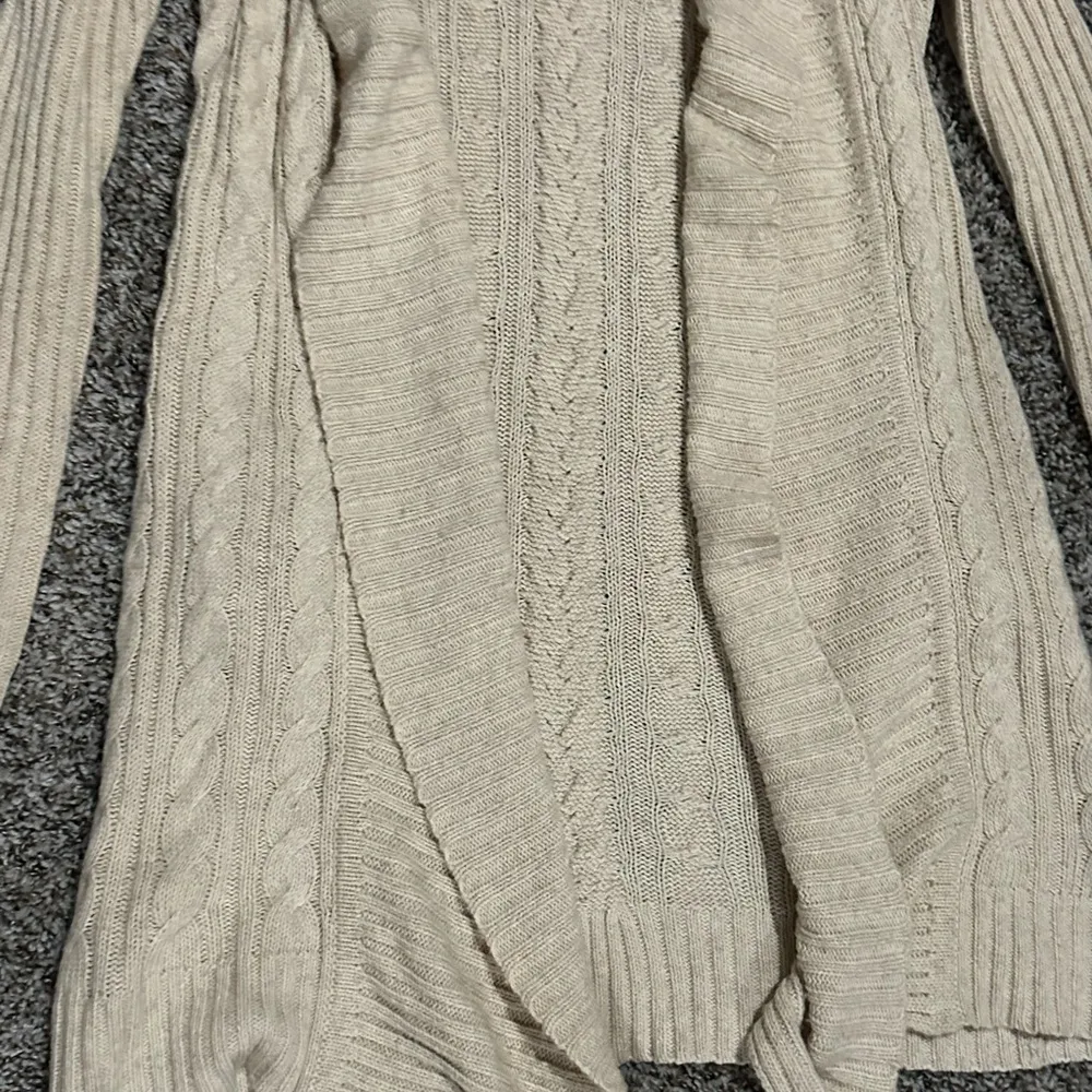 BCBGMAXAZRIA  Cable Knit Cardigan Sweater with Pockets - Image 5