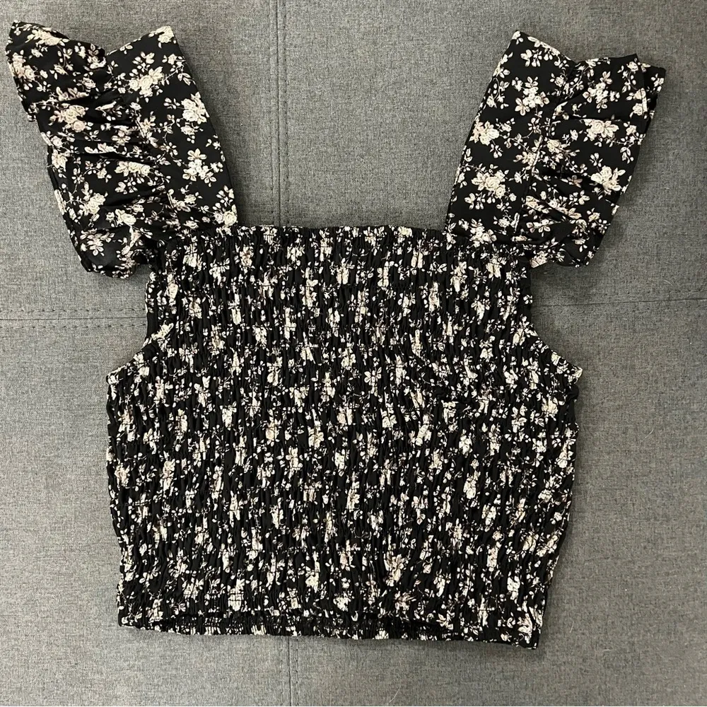 NWT Lea & Viola Floral- print smocked crop top Medium - Image 5