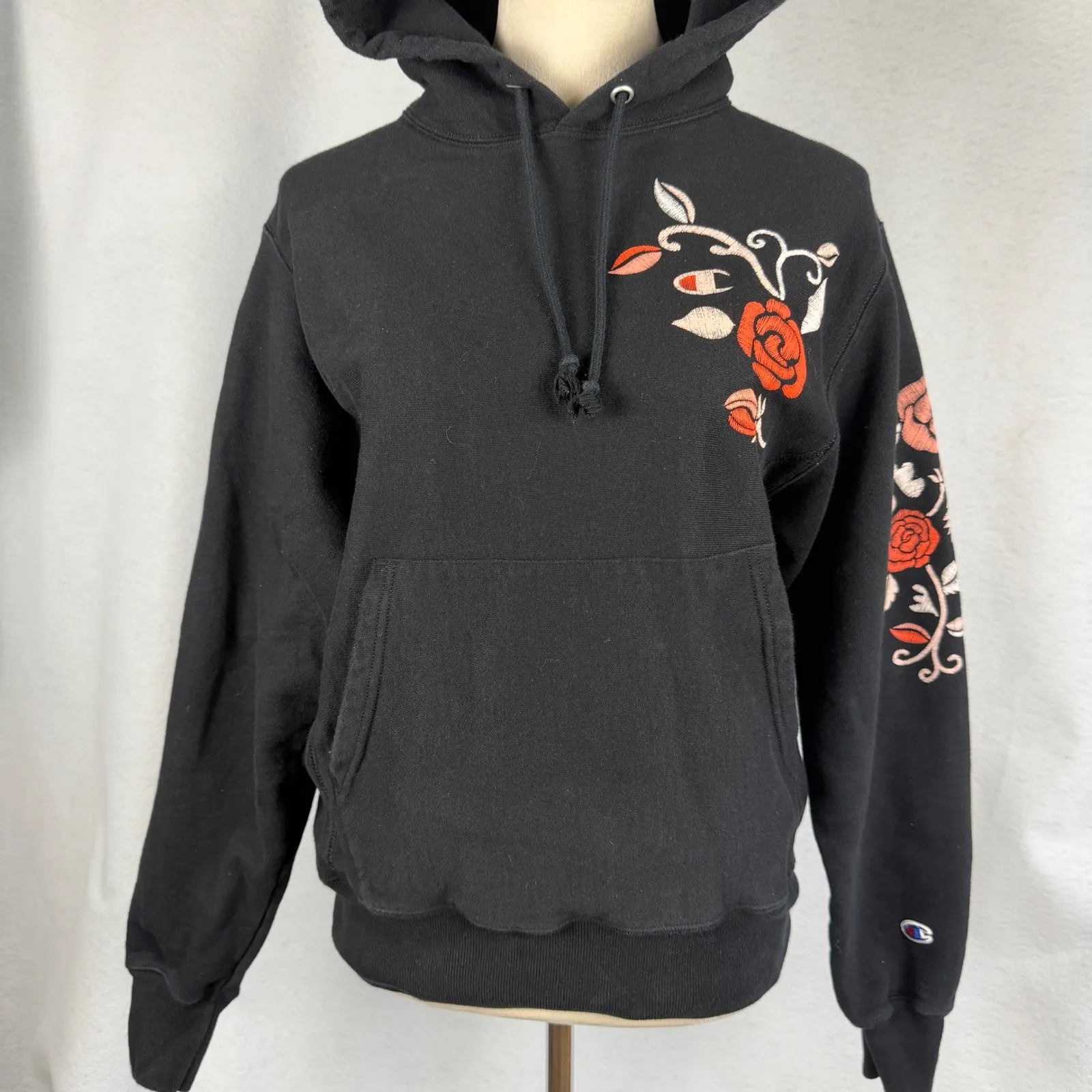 Champion Reverse Weave Black Rose Embroidered Hoodie Sweatshirt Womens Small - Image 2