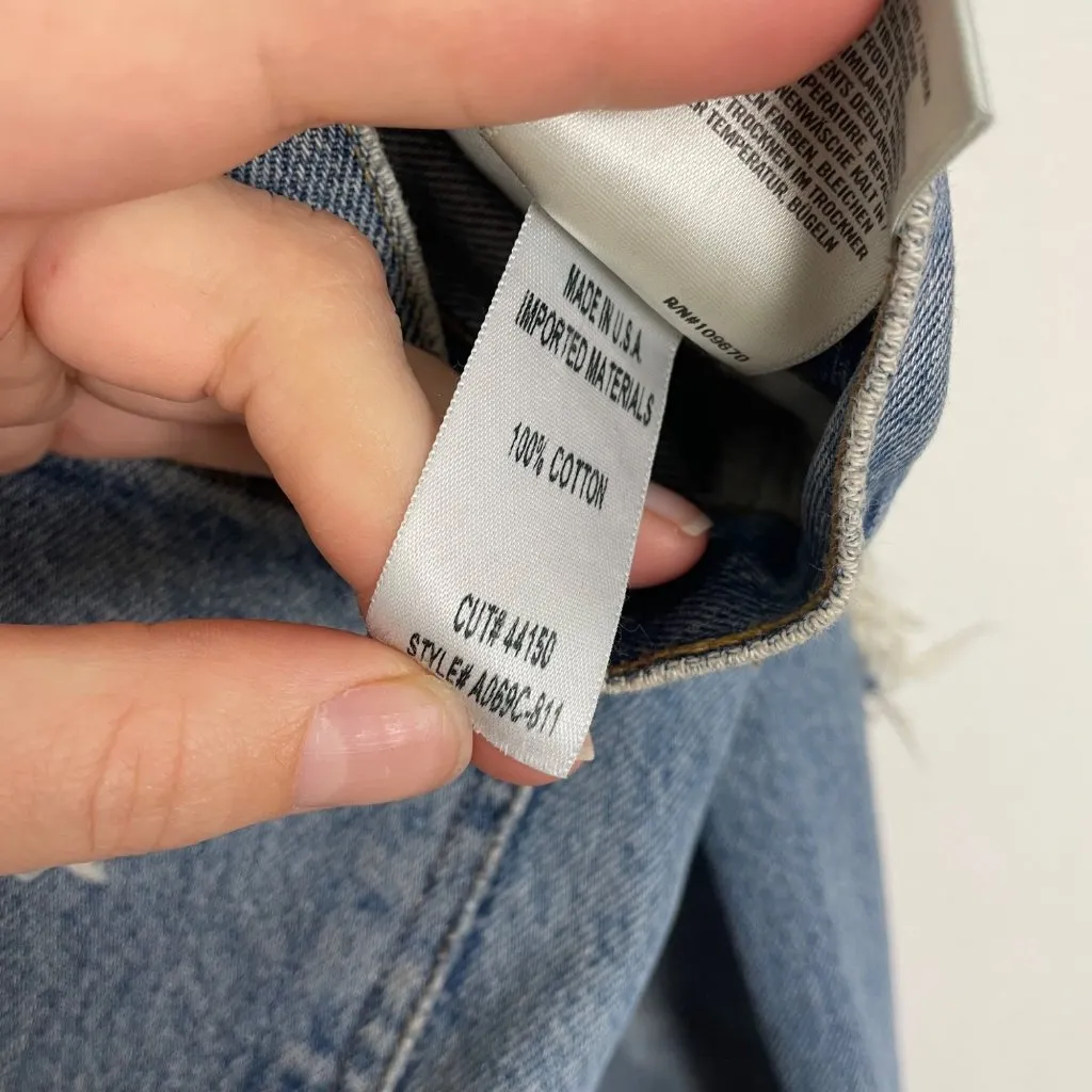 Agolde Women's 27 90s Mid Rise‎ Loose Fit Distressed Light Wash Button Fly Jeans - Image 9