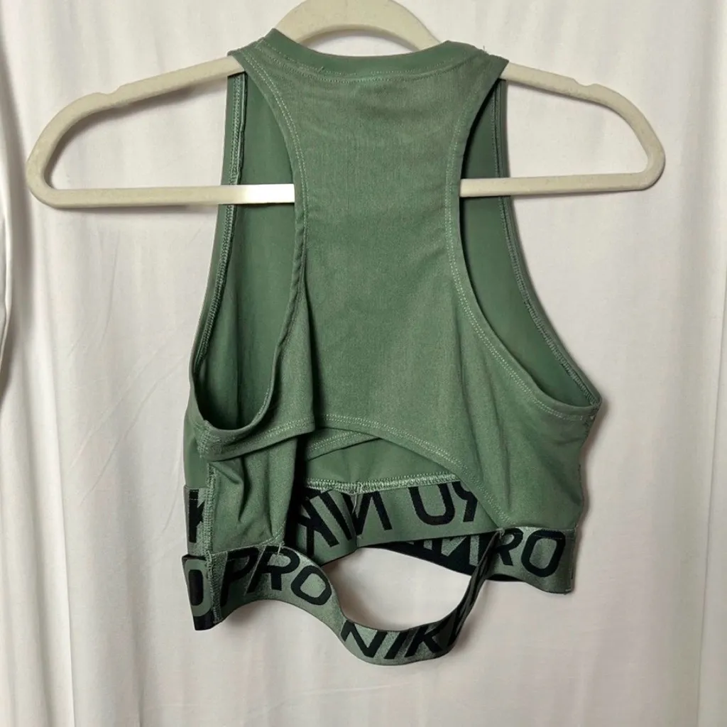 Nike  Intertwist 2 Crop Tank Size Large - Image 6