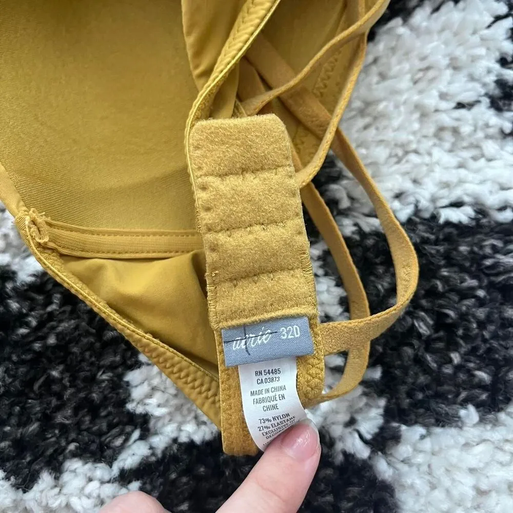 Aerie Women's Yellow and White Bra - Image 4