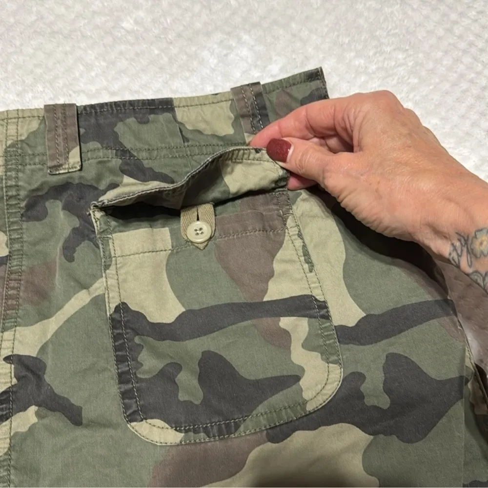 Natural Reflections Camouflage Midi Skirt
Green and Brown Pockets Size 10 - Image 4