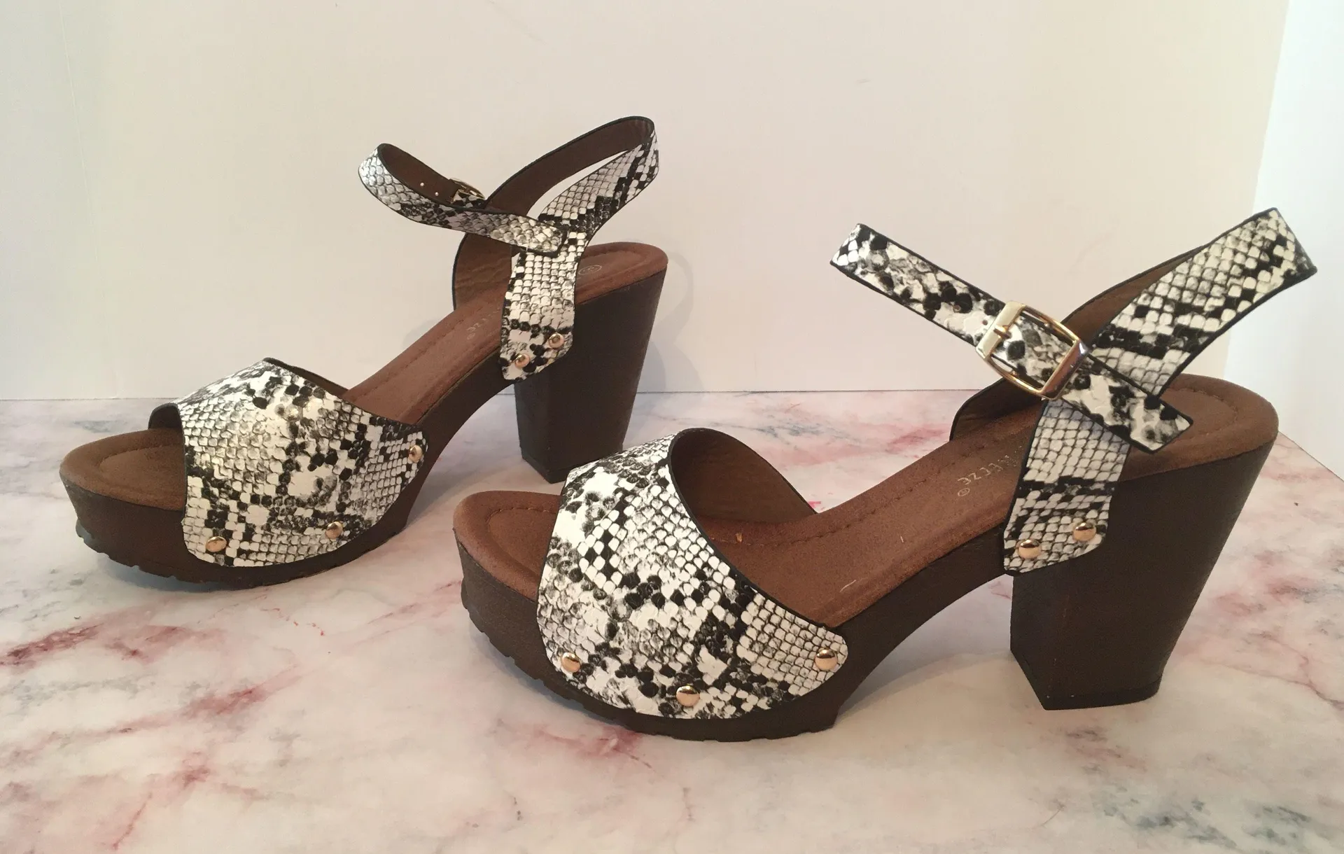 White Snake Print Heels, Size 8 1/2 - Image 6