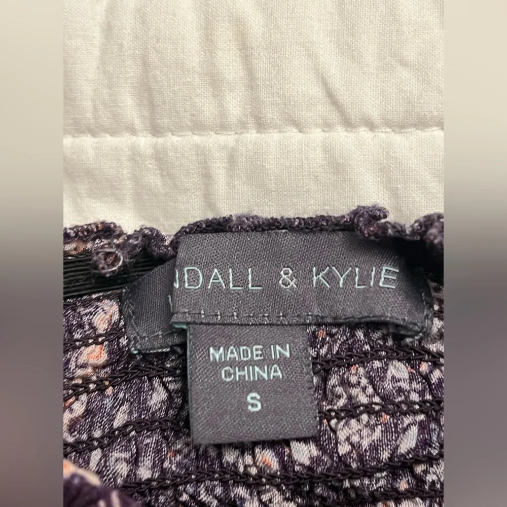 Kendall & Kylie purple paisley smocked crop top - Image 3