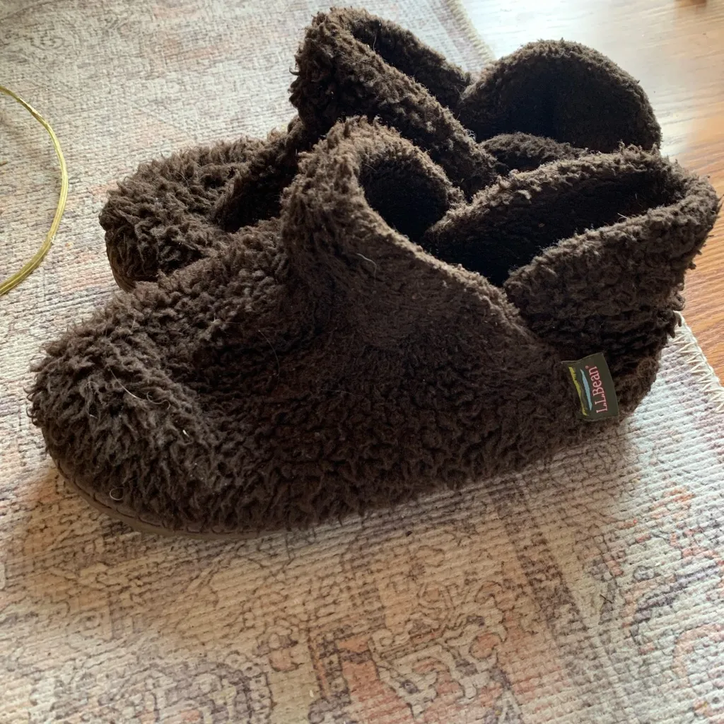 L.L. Bean Brown Women's Slippers Size 9 Winter Shoes Footwear Slip On Clothing - Image 2
