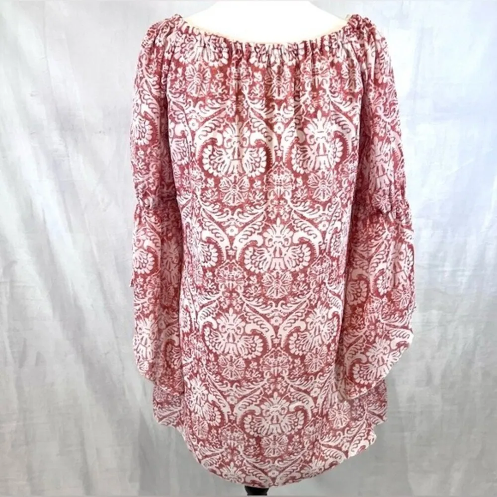 Boutique  print on or off shoulder long bell sleeve dress size small - Image 4