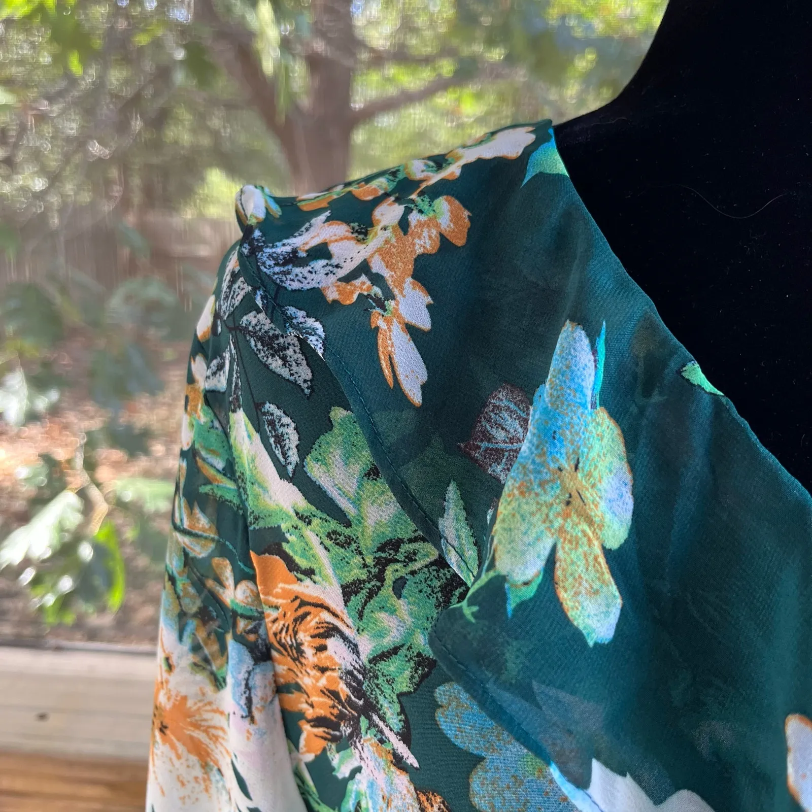 Umgee Women's Green Floral Ruffled Front Sheer Blouse Size S. NEW - Image 5