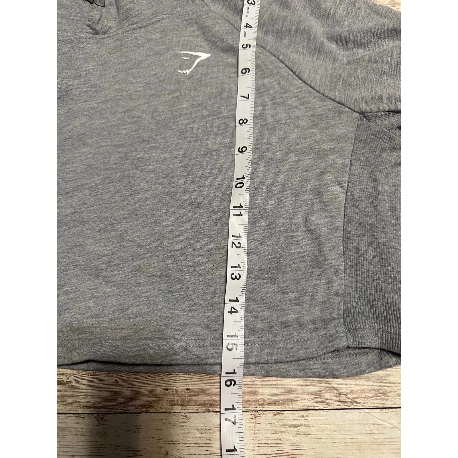Gymshark Training Cropped Hoodie Women's Size Medium Gray Hooded Sweatshirt - Image 4