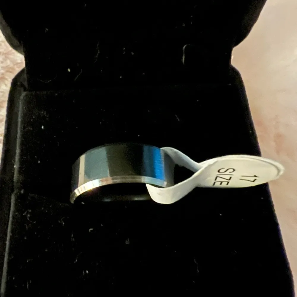 Unisex Stainless Silver Simple Band Size 17/8.5 - Image 2