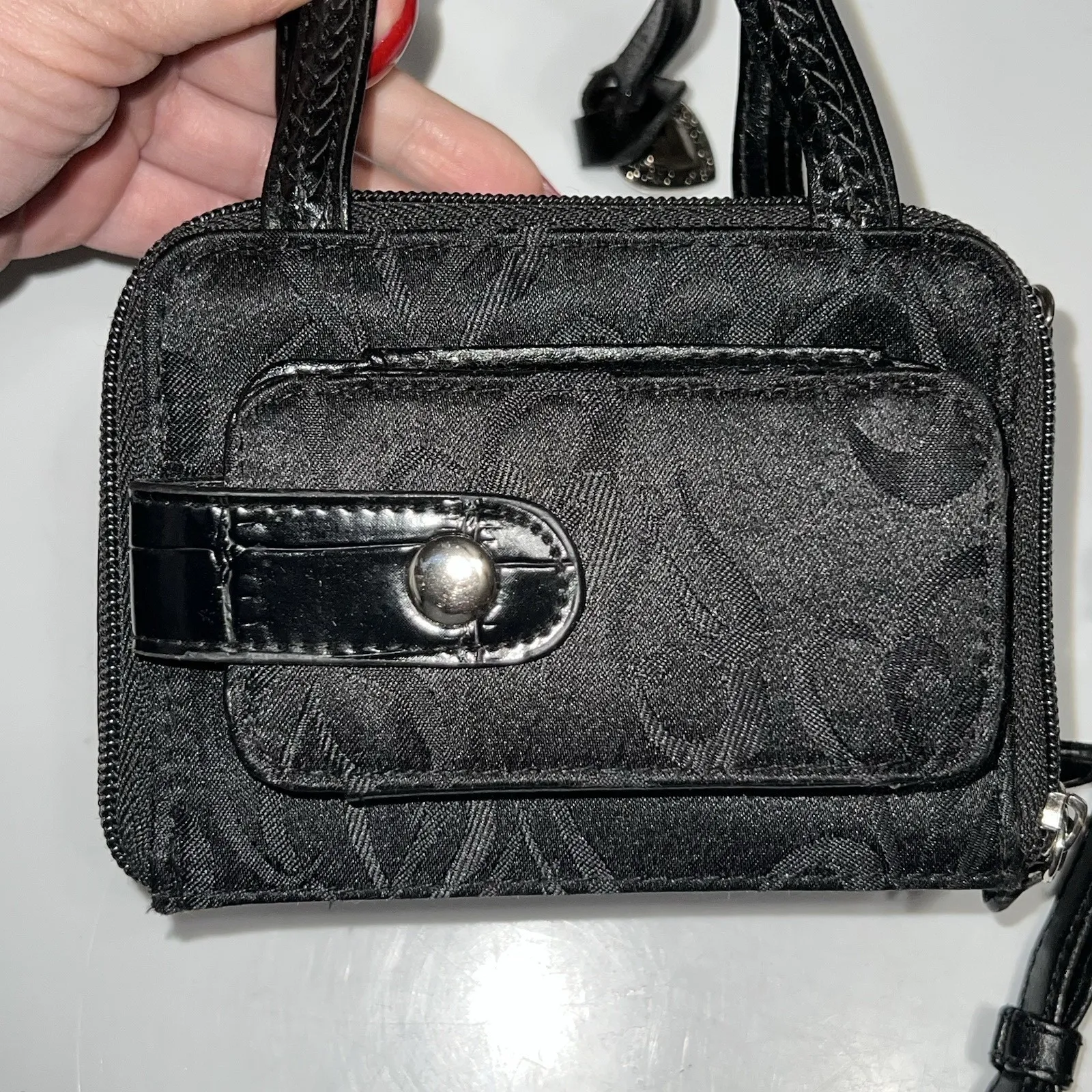 Vtg Black Crocodile Embossed Small Top Handle Bag Heart Accent Crossbody Strap - Image 4