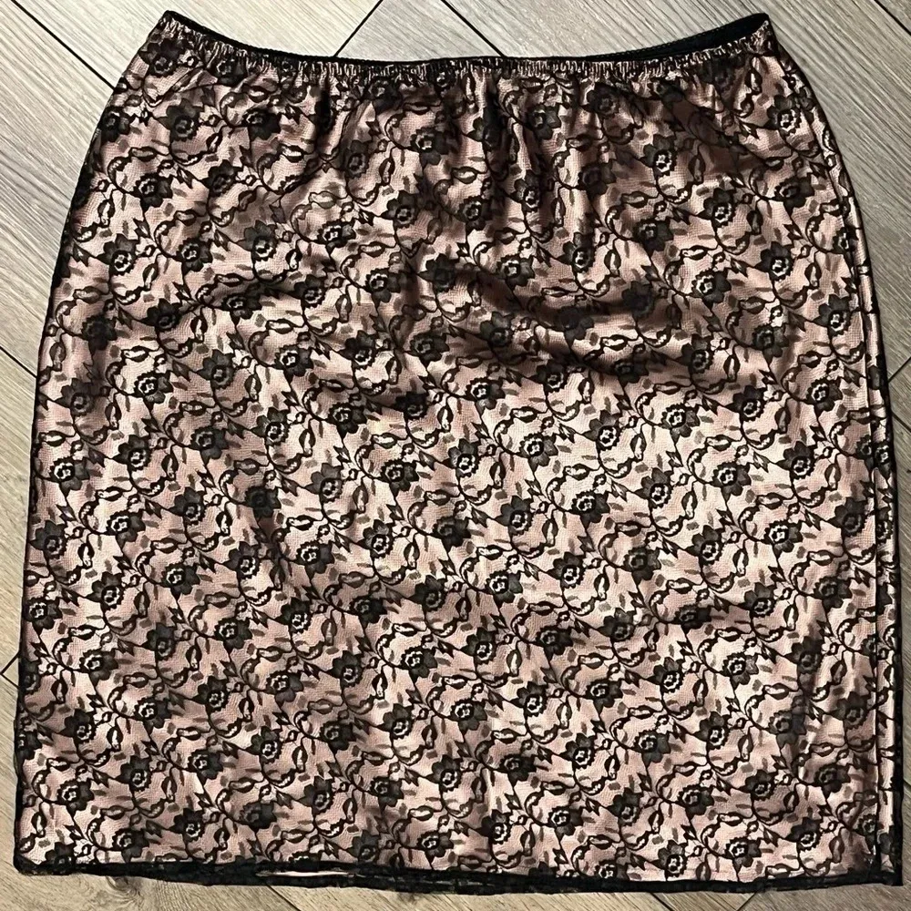 Susan Lucci Women’s Pencil Skirt L Black Lace Overlay Mini Skirt Romantic Goth Size L - Image 8