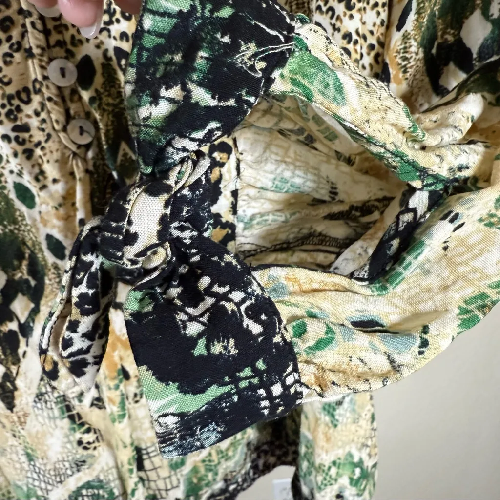 Fig And Flower XL Animal Print Green Tan Top Scoop Neck Relaxed Fit Pullover - Image 10