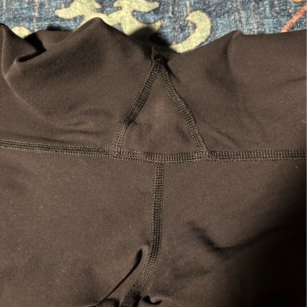 Vintage Reversible Lululemon shorts - Image 8