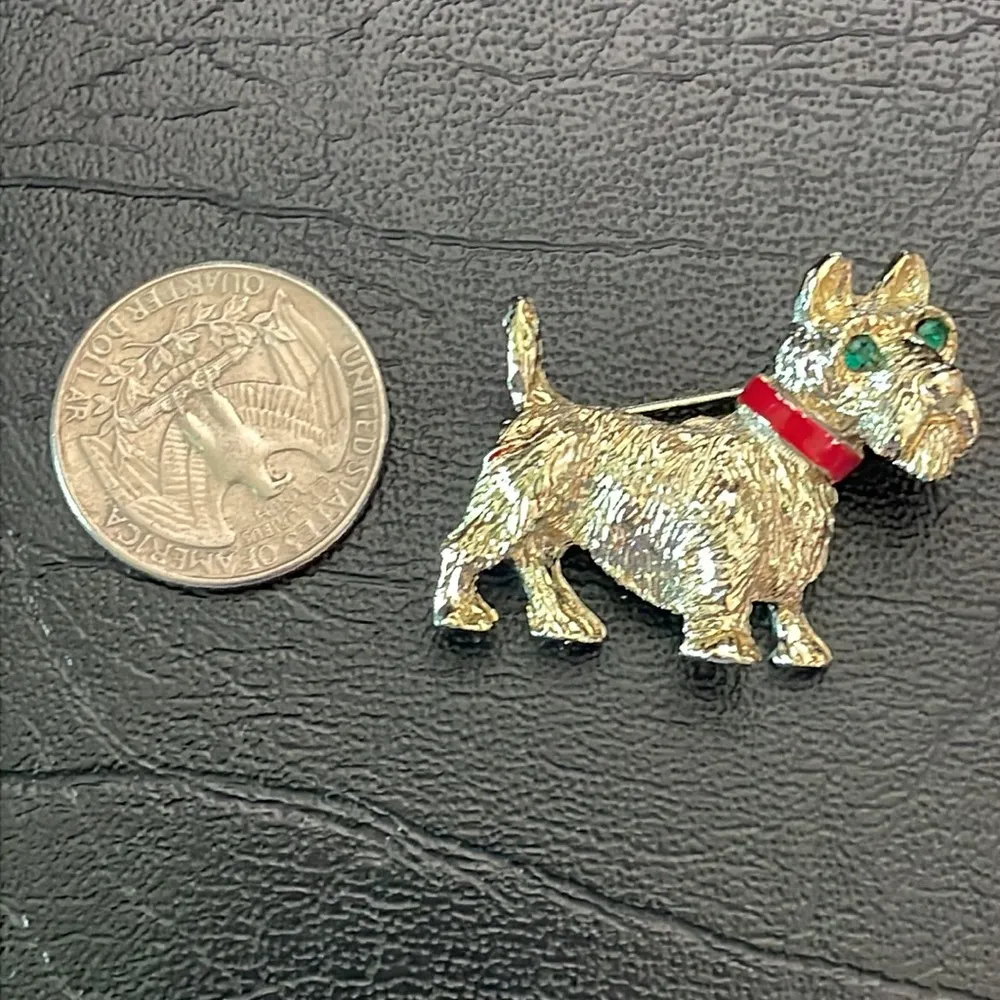 Vintage GERRYS Scottish Terrier Scottie Dog Green Rhinestone Brooch Gold Tone - Image 3