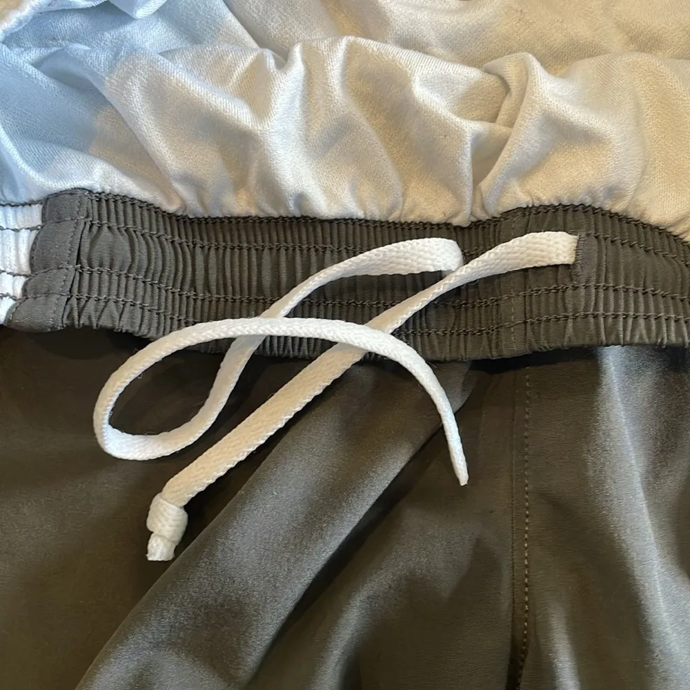 Under Armour Grey and White Running Shorts - Size S - Image 4