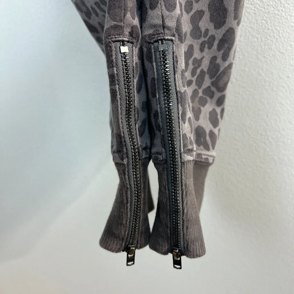 Level 99 Jogger Pants 30 Gray Leopard Print‎ Stretch Pockets Ankle Zip - Image 6