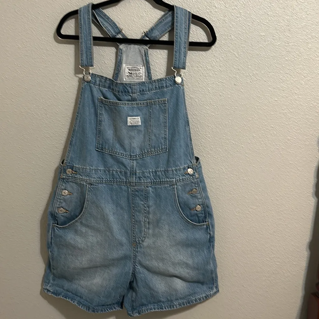 Levi's Women's Light Blue Denim Overalls VINTAGE WOMEN'S SHORTALLS new with tags - Image 4
