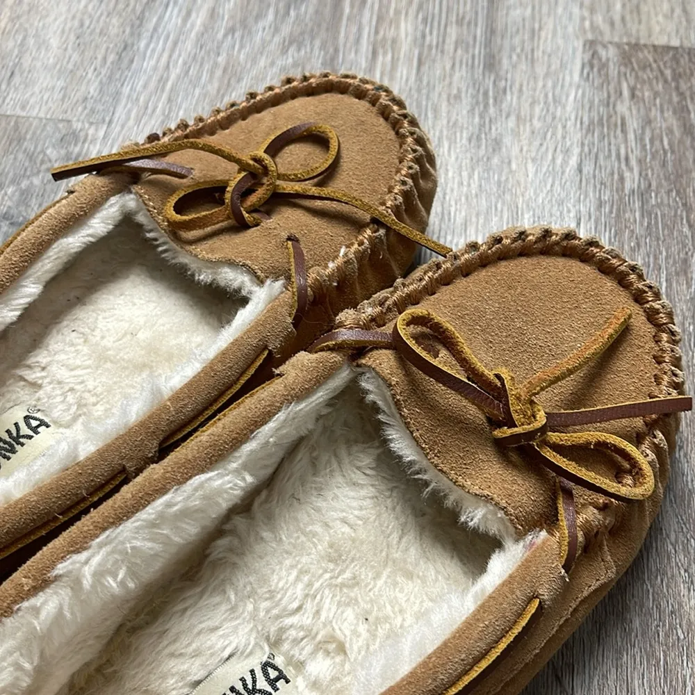 Minnetonka “Callie” Leather Moccasin Slippers Size 6 - Image 9