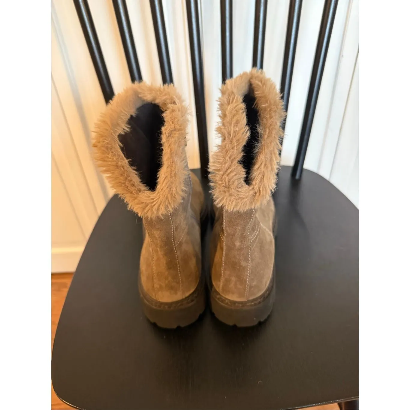 Aquatalia Kimberley suede Sherpa weatherproof shearling Chelsea boots size 8 - Image 6