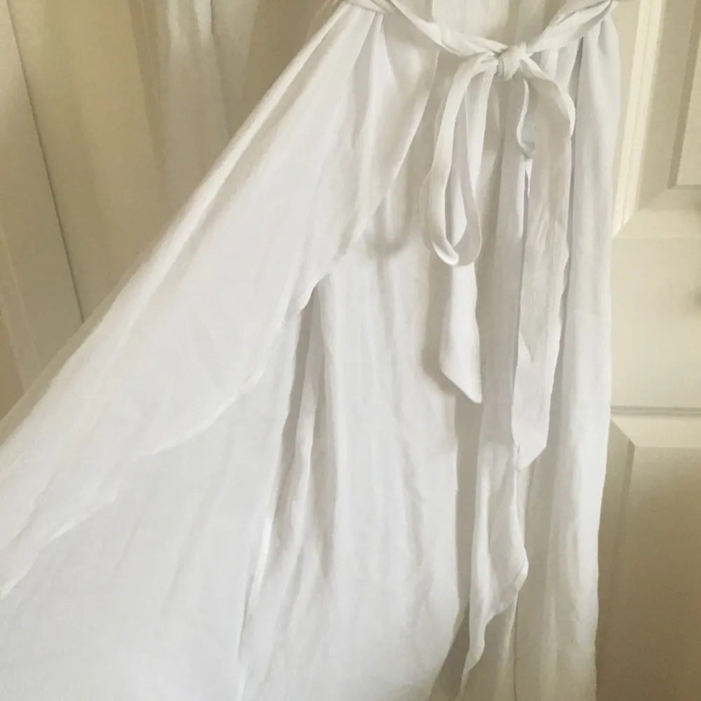 Akira White Lightweight Trench Coat/Duster - Image 5