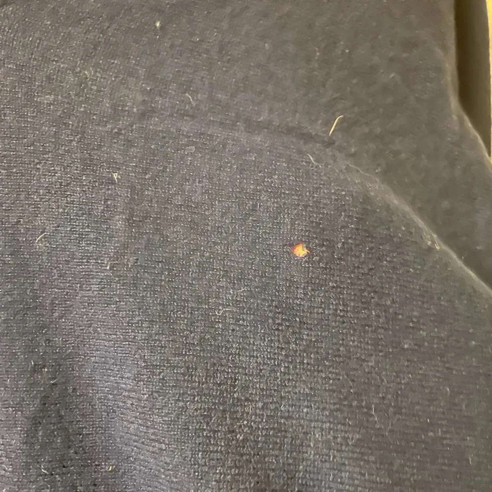 VINCE DEEP ROYAL BLUE CASHMERE V-NECK SWEATER - Image 5